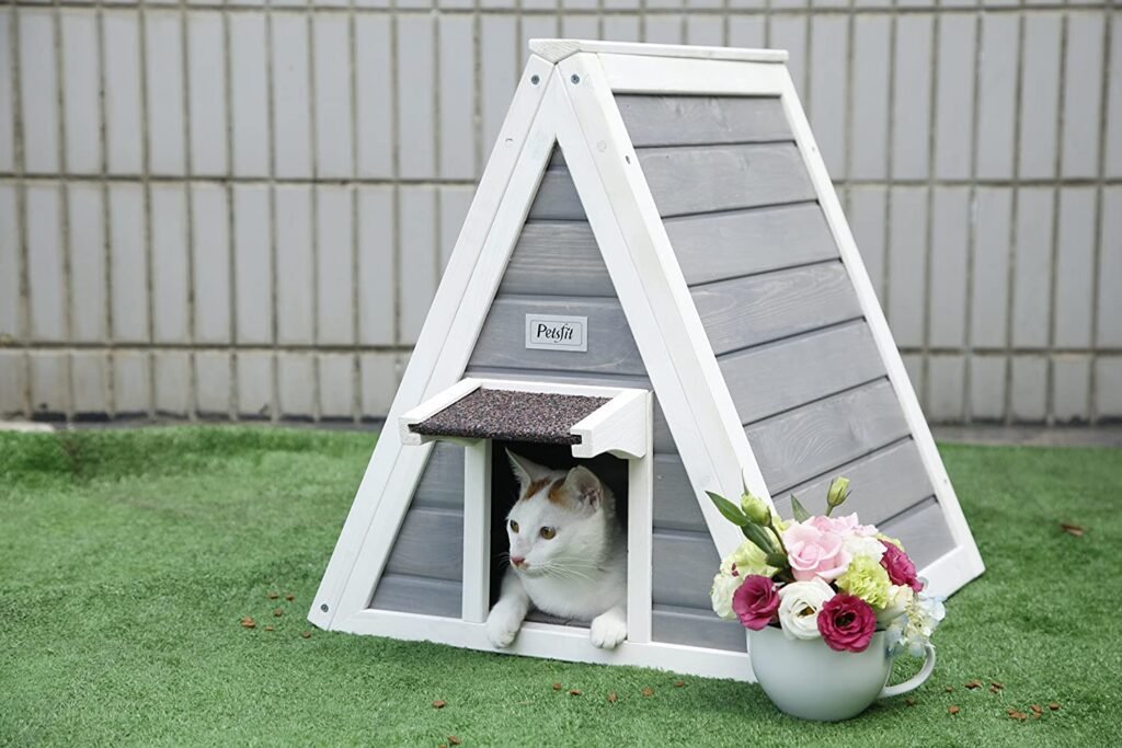 Petsfit Triangle Wooden Outdoor House For Cats
